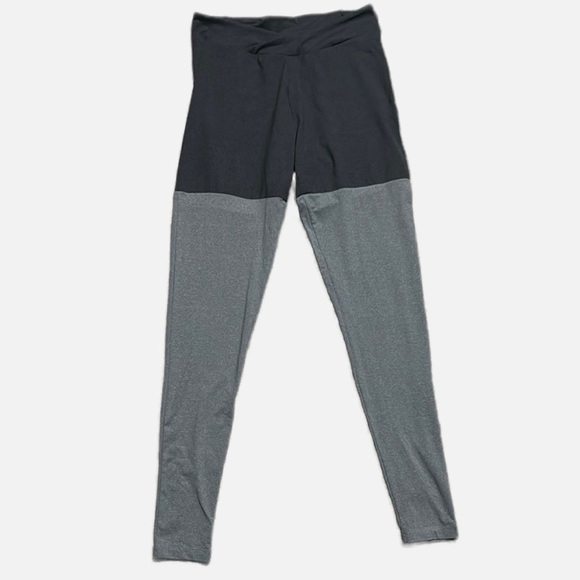 Gymshark Pants - Gymshark Women’s Leggings Size M Gray Two Tone Criss Cross Waist